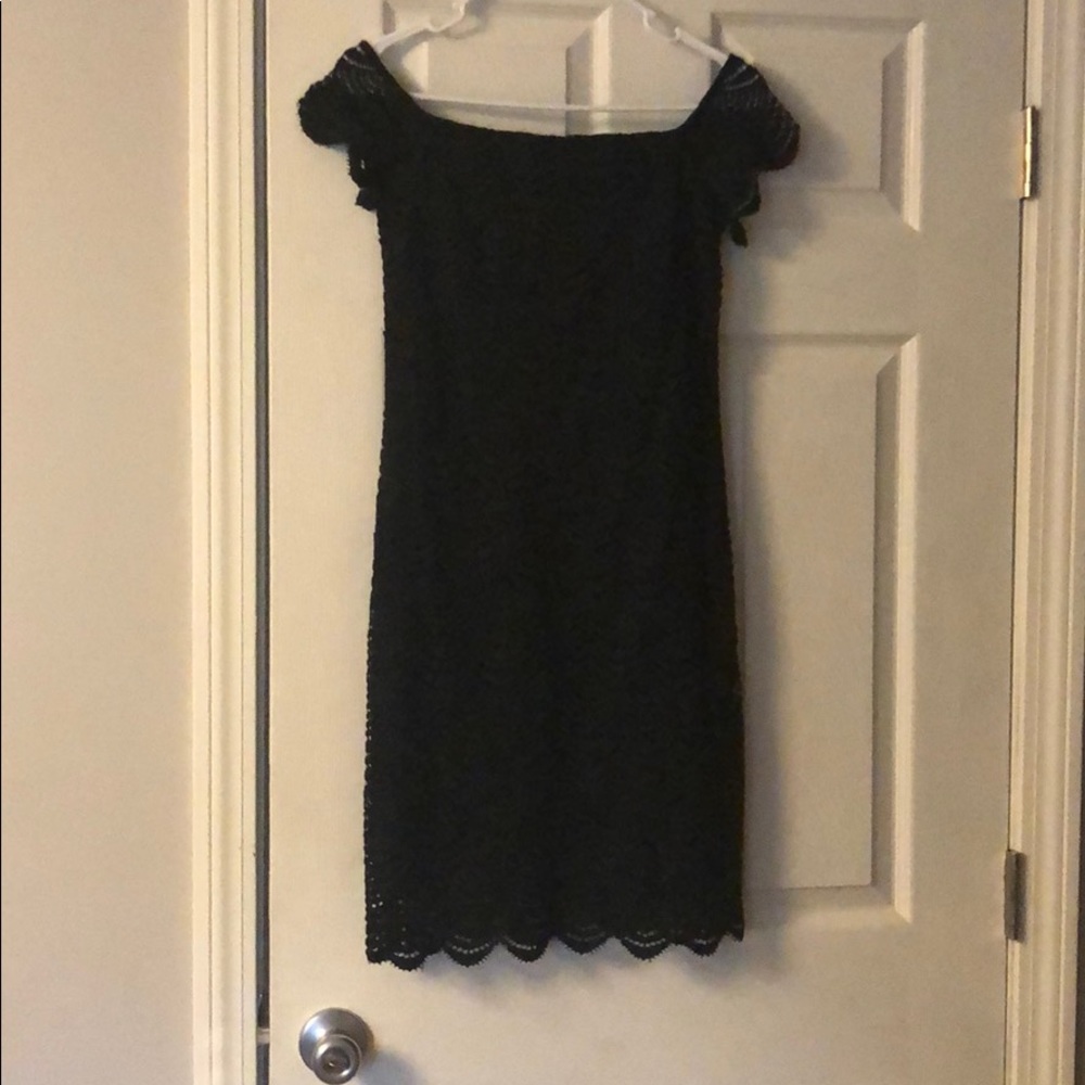 Off the shoulder Lilly Pulitzer dress. Size XS